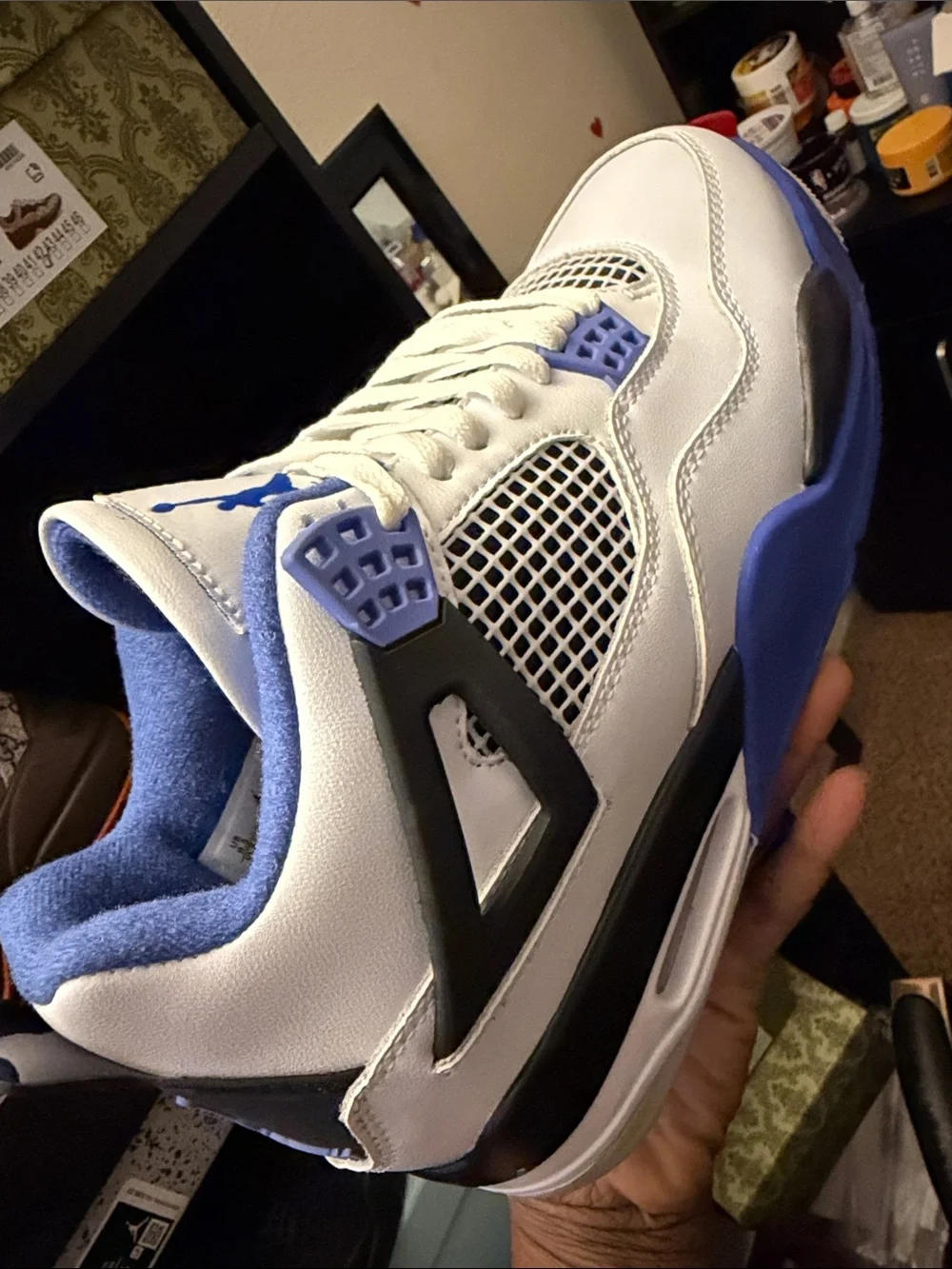 Jordan Men's White and Blue Retro Basketball Sneakers